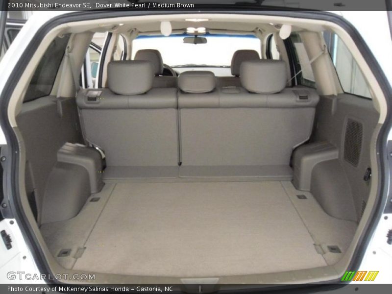 Dover White Pearl / Medium Brown 2010 Mitsubishi Endeavor SE