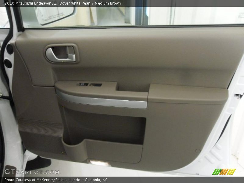 Dover White Pearl / Medium Brown 2010 Mitsubishi Endeavor SE