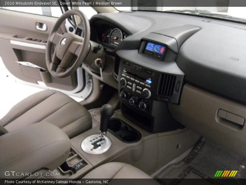 Dover White Pearl / Medium Brown 2010 Mitsubishi Endeavor SE