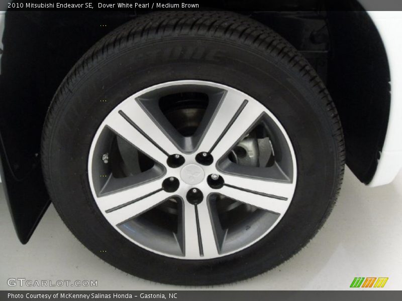 Dover White Pearl / Medium Brown 2010 Mitsubishi Endeavor SE