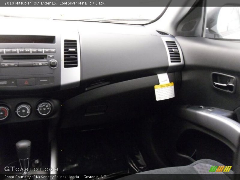 Cool Silver Metallic / Black 2010 Mitsubishi Outlander ES
