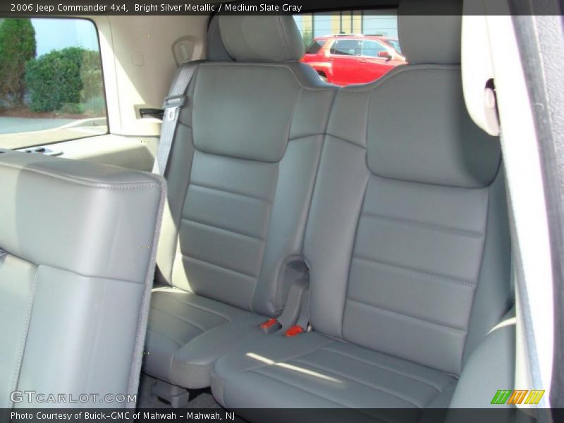 Bright Silver Metallic / Medium Slate Gray 2006 Jeep Commander 4x4