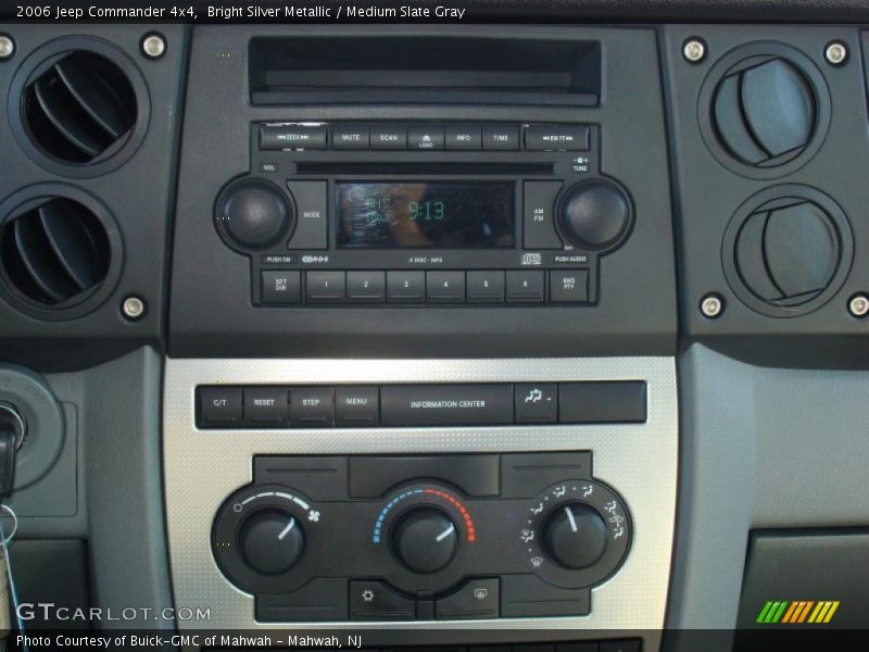 Bright Silver Metallic / Medium Slate Gray 2006 Jeep Commander 4x4