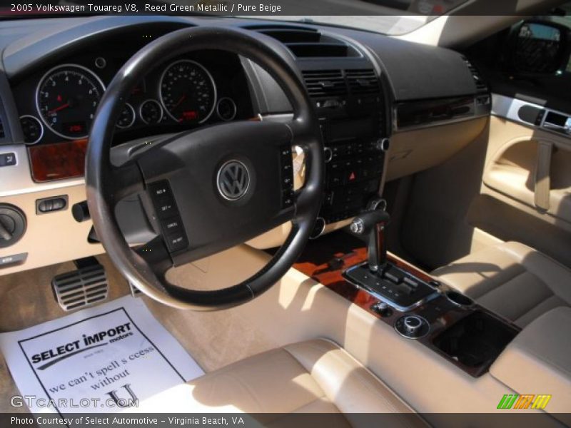Reed Green Metallic / Pure Beige 2005 Volkswagen Touareg V8