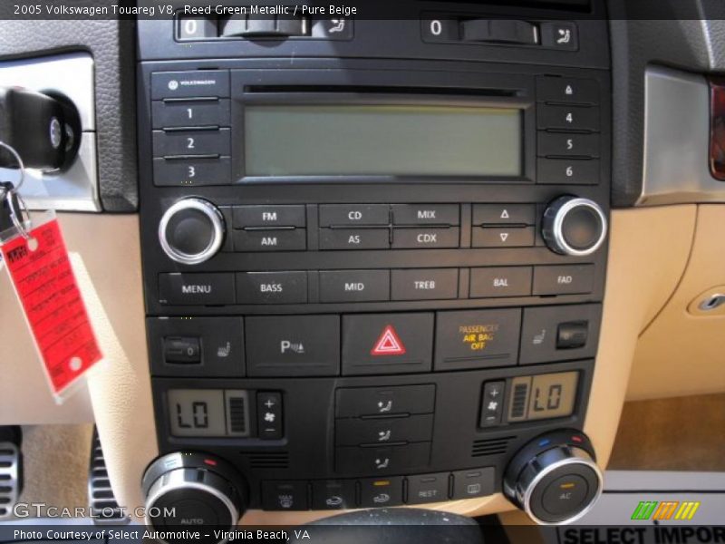Reed Green Metallic / Pure Beige 2005 Volkswagen Touareg V8