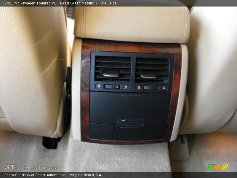 Reed Green Metallic / Pure Beige 2005 Volkswagen Touareg V8