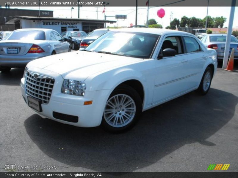 Cool Vanilla White / Dark Slate Gray 2009 Chrysler 300