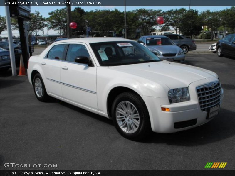Cool Vanilla White / Dark Slate Gray 2009 Chrysler 300