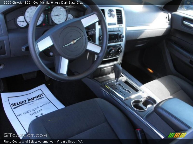 Cool Vanilla White / Dark Slate Gray 2009 Chrysler 300