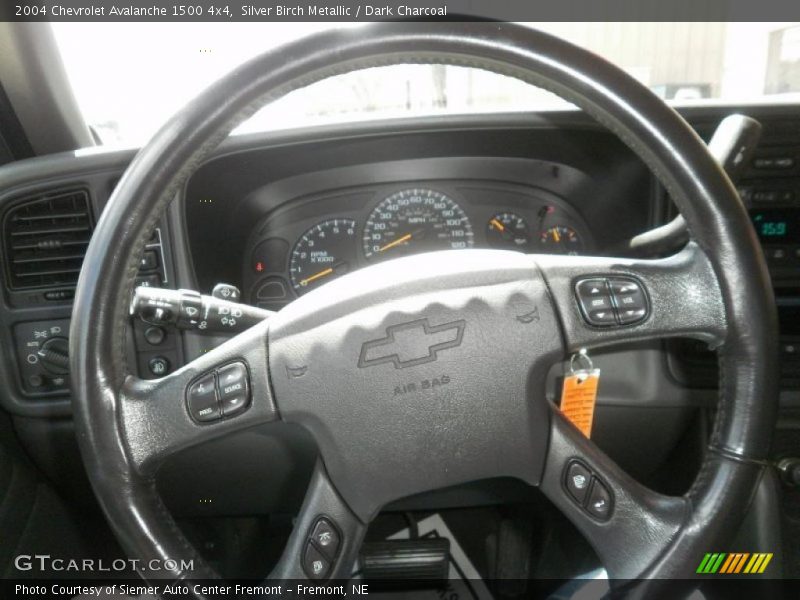 Silver Birch Metallic / Dark Charcoal 2004 Chevrolet Avalanche 1500 4x4