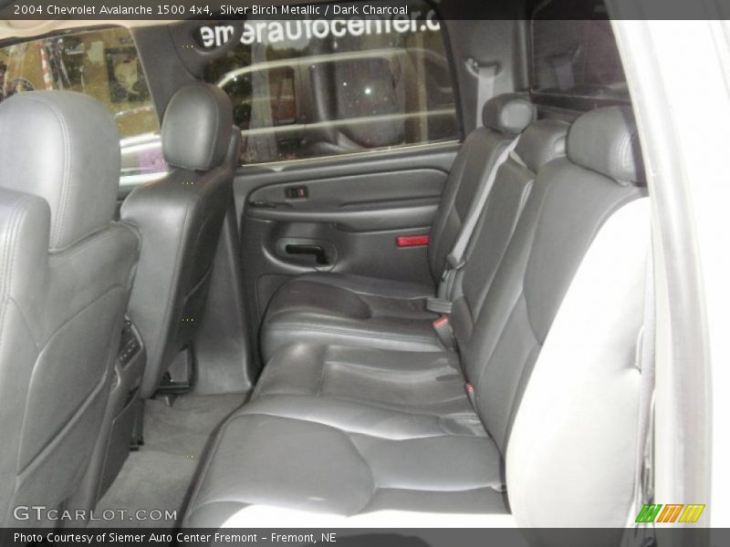 Silver Birch Metallic / Dark Charcoal 2004 Chevrolet Avalanche 1500 4x4