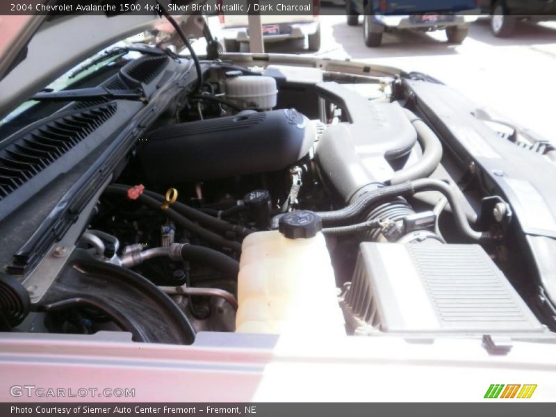 Silver Birch Metallic / Dark Charcoal 2004 Chevrolet Avalanche 1500 4x4