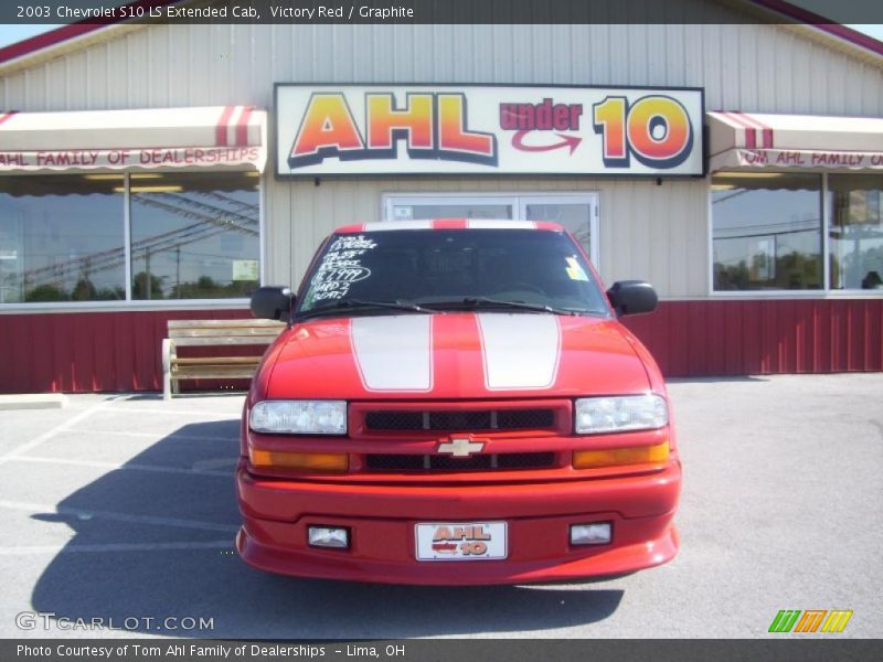 Victory Red / Graphite 2003 Chevrolet S10 LS Extended Cab