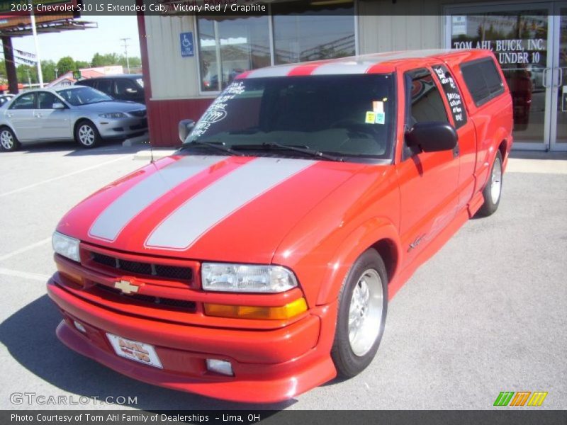 Victory Red / Graphite 2003 Chevrolet S10 LS Extended Cab