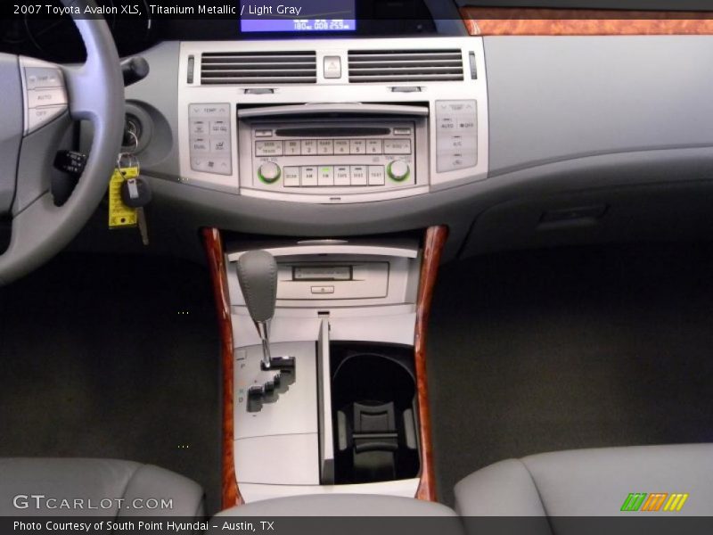 Titanium Metallic / Light Gray 2007 Toyota Avalon XLS