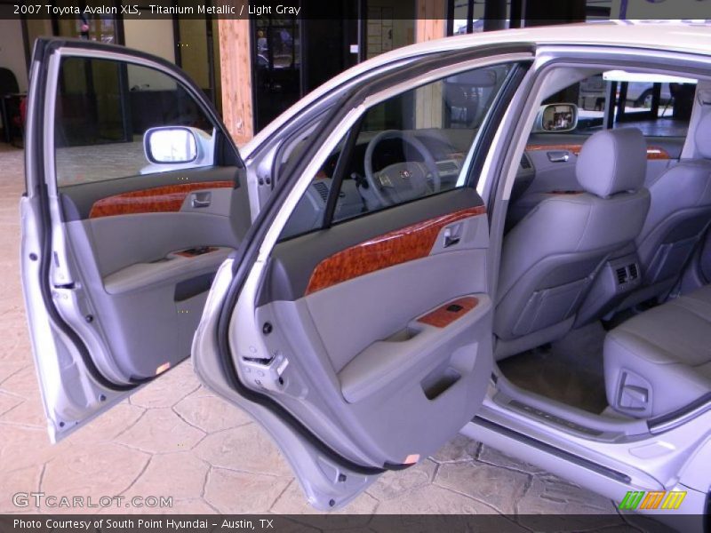 Titanium Metallic / Light Gray 2007 Toyota Avalon XLS