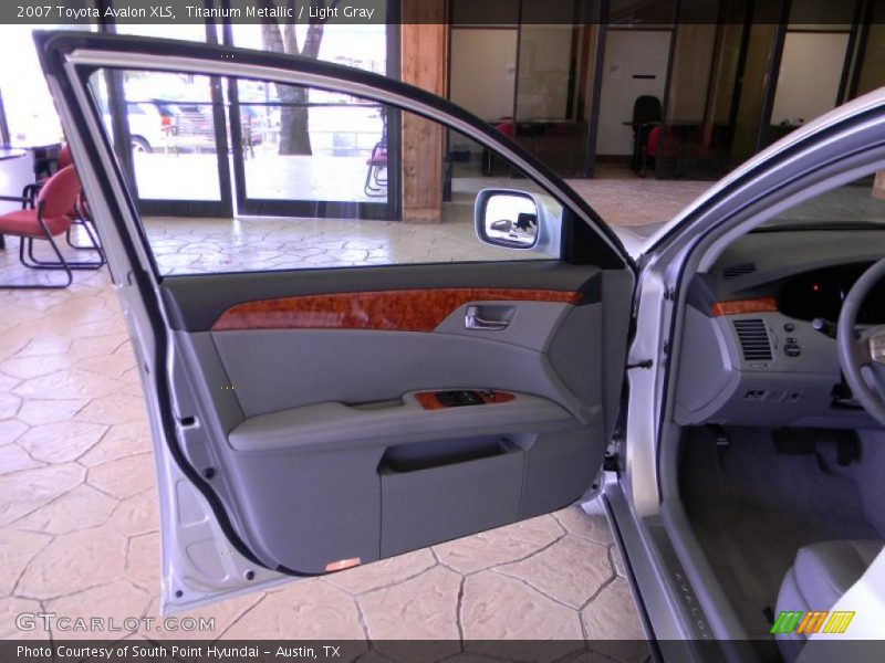 Titanium Metallic / Light Gray 2007 Toyota Avalon XLS