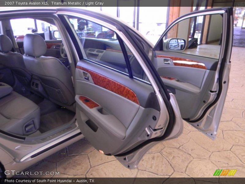 Titanium Metallic / Light Gray 2007 Toyota Avalon XLS