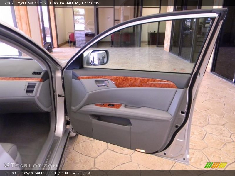 Titanium Metallic / Light Gray 2007 Toyota Avalon XLS