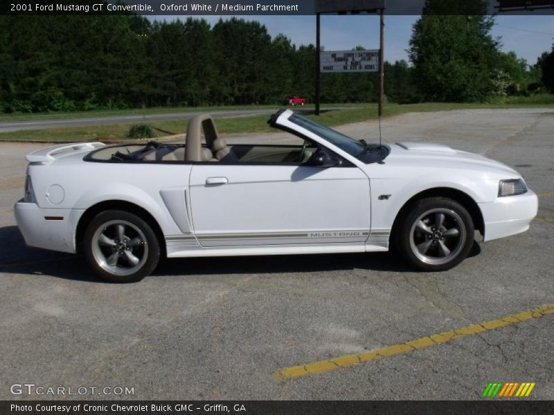 Oxford White / Medium Parchment 2001 Ford Mustang GT Convertible