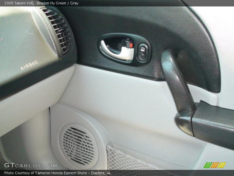 Dragon Fly Green / Gray 2005 Saturn VUE