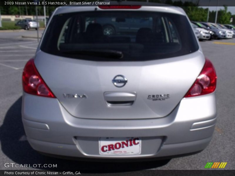 Brillant Silver / Charcoal 2009 Nissan Versa 1.8 S Hatchback