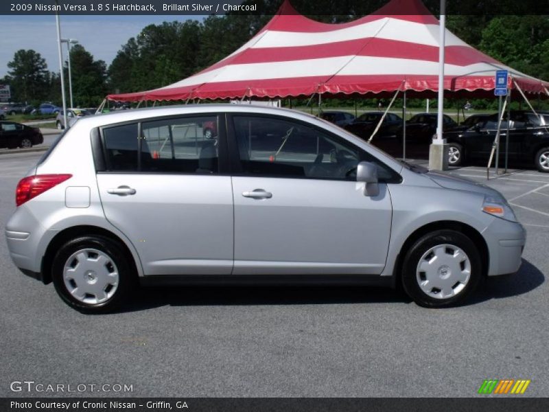 Brillant Silver / Charcoal 2009 Nissan Versa 1.8 S Hatchback