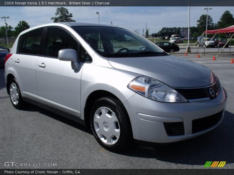 Brillant Silver / Charcoal 2009 Nissan Versa 1.8 S Hatchback