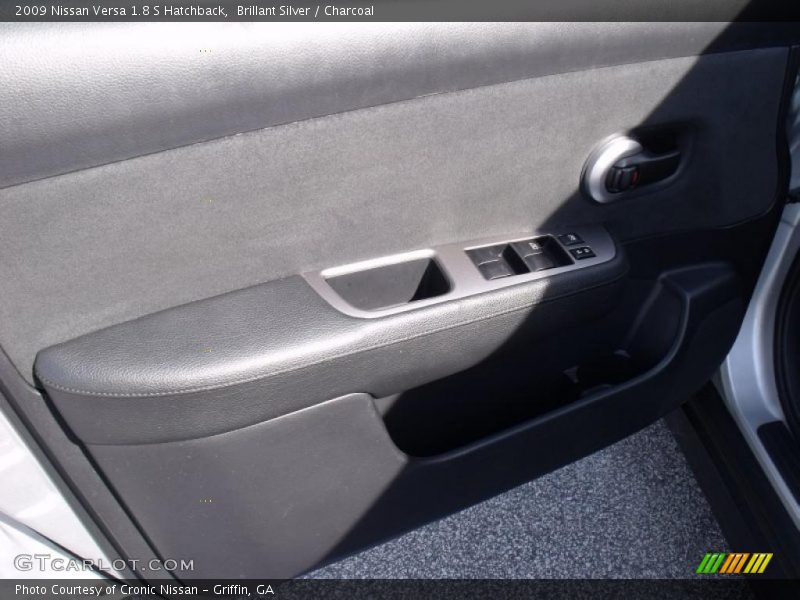 Brillant Silver / Charcoal 2009 Nissan Versa 1.8 S Hatchback