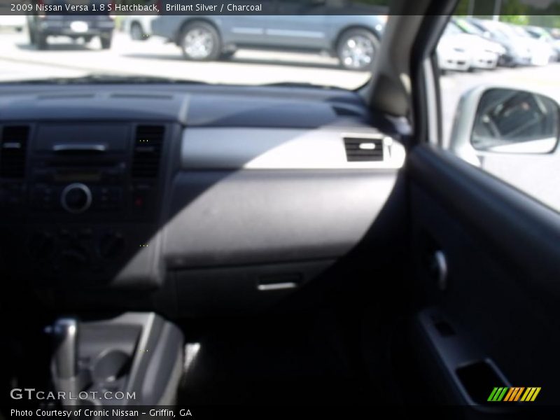 Brillant Silver / Charcoal 2009 Nissan Versa 1.8 S Hatchback