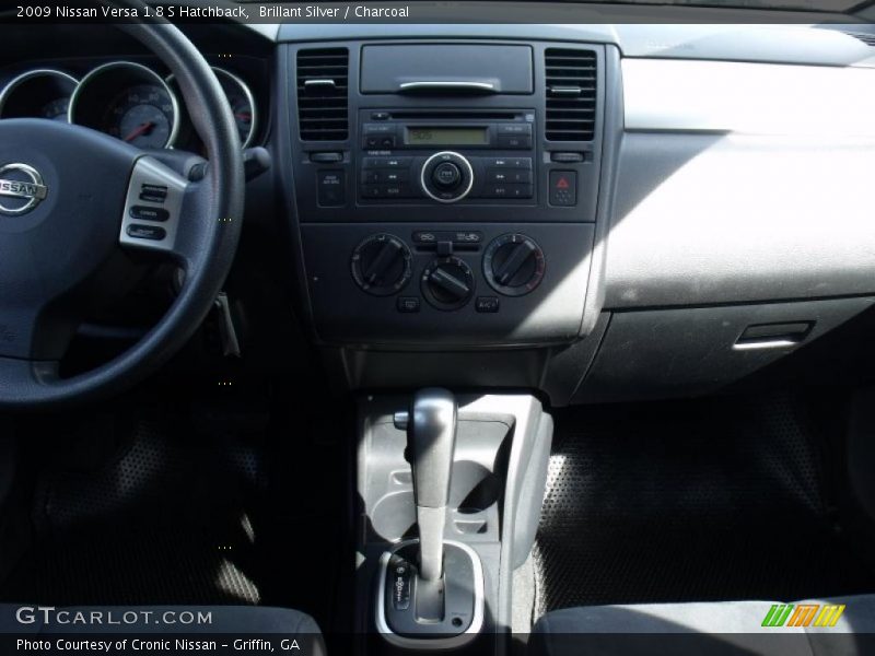 Brillant Silver / Charcoal 2009 Nissan Versa 1.8 S Hatchback