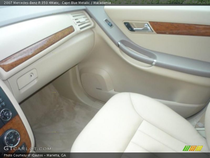 Capri Blue Metallic / Macadamia 2007 Mercedes-Benz R 350 4Matic