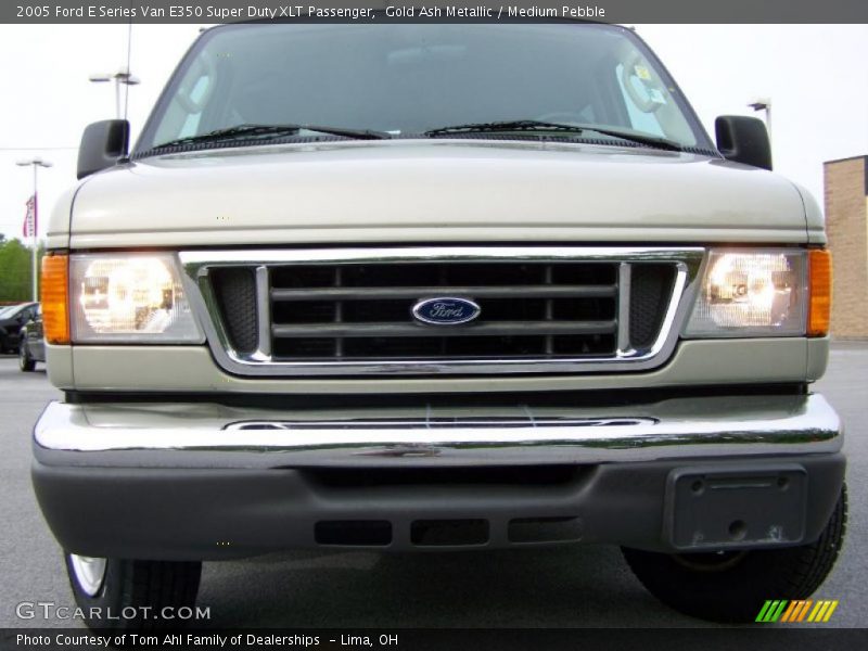 Gold Ash Metallic / Medium Pebble 2005 Ford E Series Van E350 Super Duty XLT Passenger