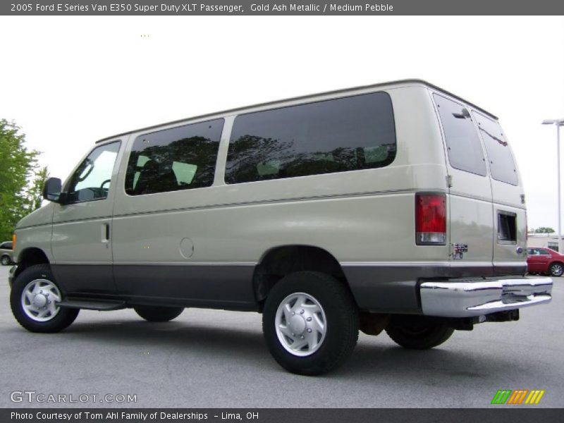 Gold Ash Metallic / Medium Pebble 2005 Ford E Series Van E350 Super Duty XLT Passenger
