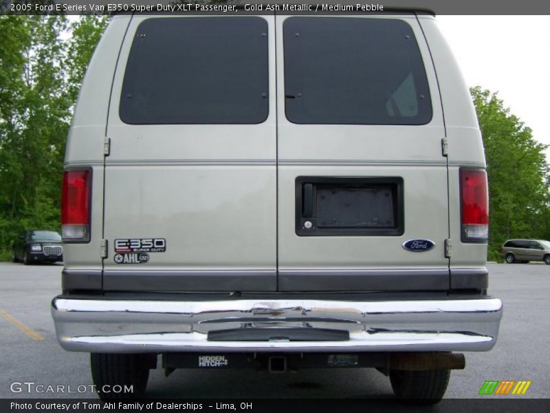 Gold Ash Metallic / Medium Pebble 2005 Ford E Series Van E350 Super Duty XLT Passenger
