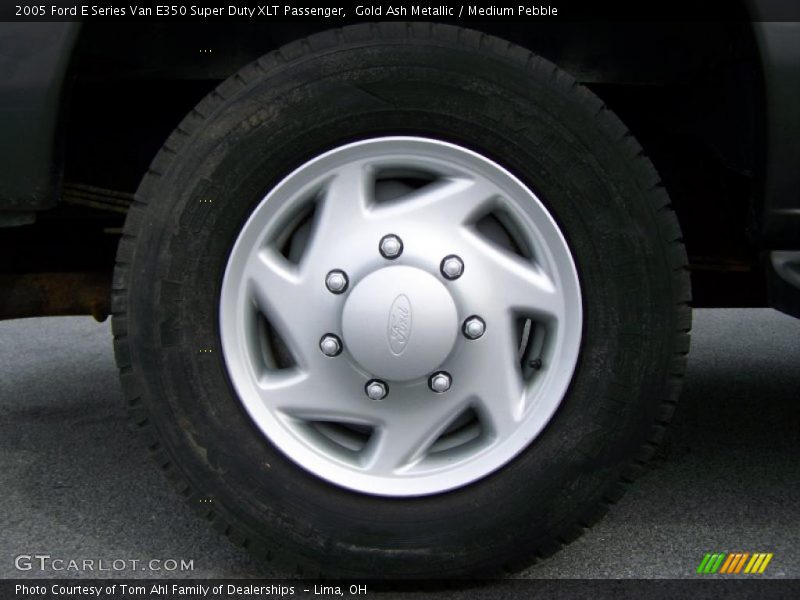 Gold Ash Metallic / Medium Pebble 2005 Ford E Series Van E350 Super Duty XLT Passenger
