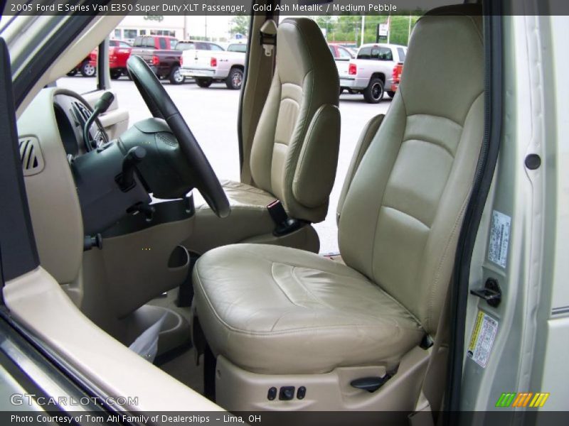 Gold Ash Metallic / Medium Pebble 2005 Ford E Series Van E350 Super Duty XLT Passenger