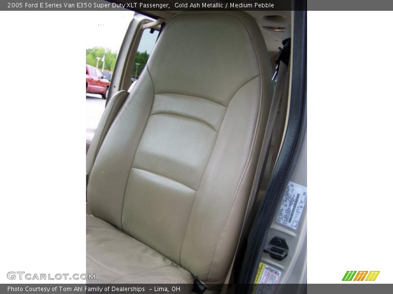 Gold Ash Metallic / Medium Pebble 2005 Ford E Series Van E350 Super Duty XLT Passenger