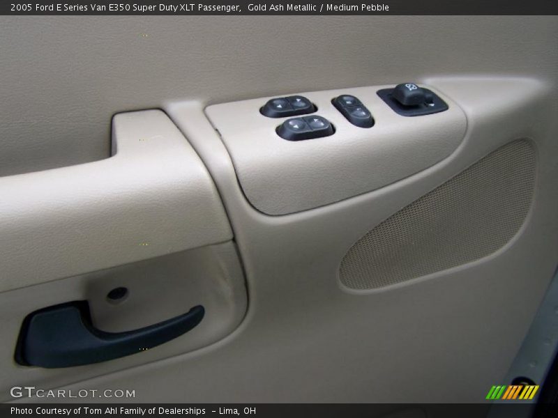 Gold Ash Metallic / Medium Pebble 2005 Ford E Series Van E350 Super Duty XLT Passenger