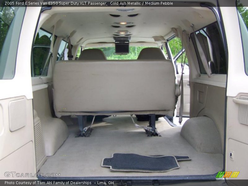 Gold Ash Metallic / Medium Pebble 2005 Ford E Series Van E350 Super Duty XLT Passenger