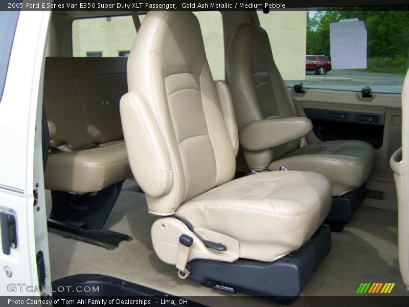 Gold Ash Metallic / Medium Pebble 2005 Ford E Series Van E350 Super Duty XLT Passenger