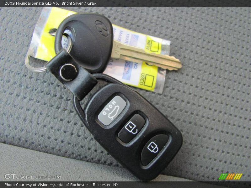 Bright Silver / Gray 2009 Hyundai Sonata GLS V6