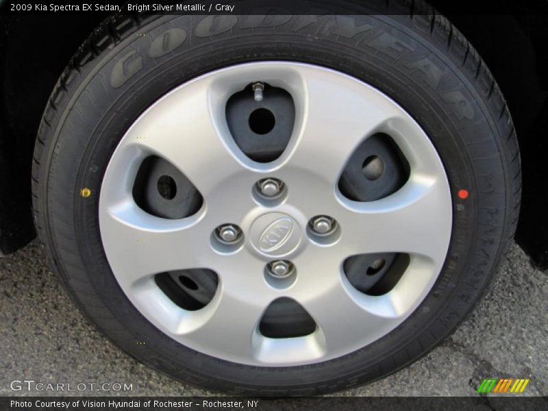 Bright Silver Metallic / Gray 2009 Kia Spectra EX Sedan