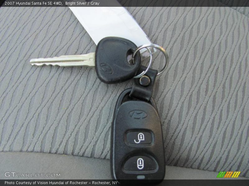 Bright Silver / Gray 2007 Hyundai Santa Fe SE 4WD