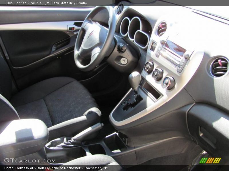 Jet Black Metallic / Ebony 2009 Pontiac Vibe 2.4