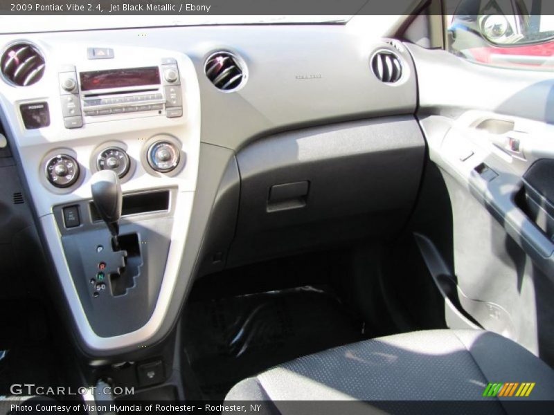 Jet Black Metallic / Ebony 2009 Pontiac Vibe 2.4