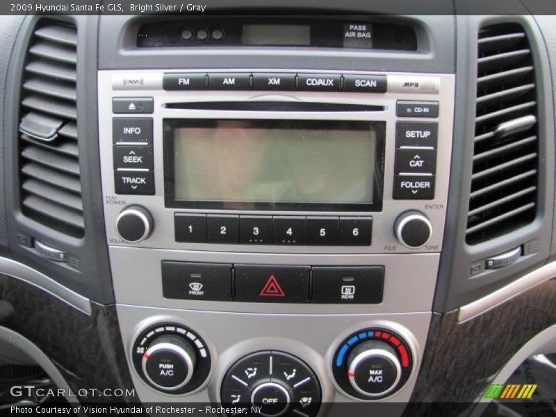 Bright Silver / Gray 2009 Hyundai Santa Fe GLS