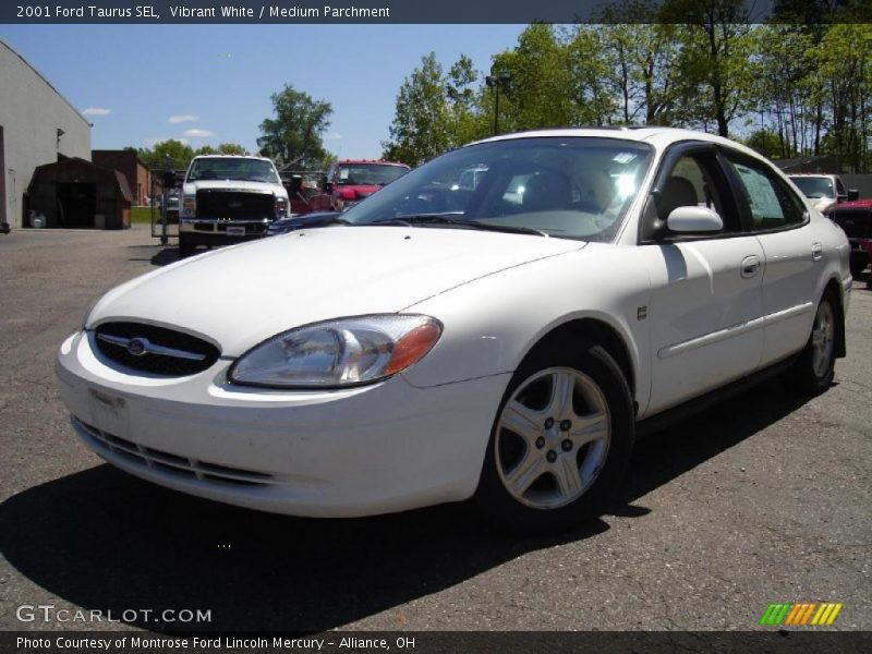 Vibrant White / Medium Parchment 2001 Ford Taurus SEL