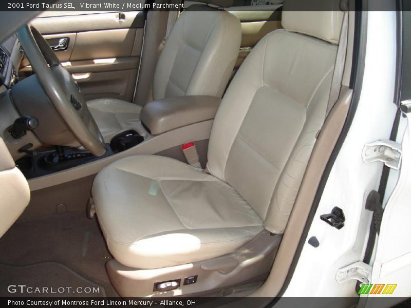 Vibrant White / Medium Parchment 2001 Ford Taurus SEL