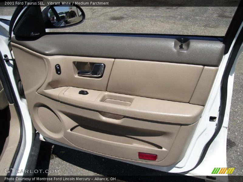 Vibrant White / Medium Parchment 2001 Ford Taurus SEL